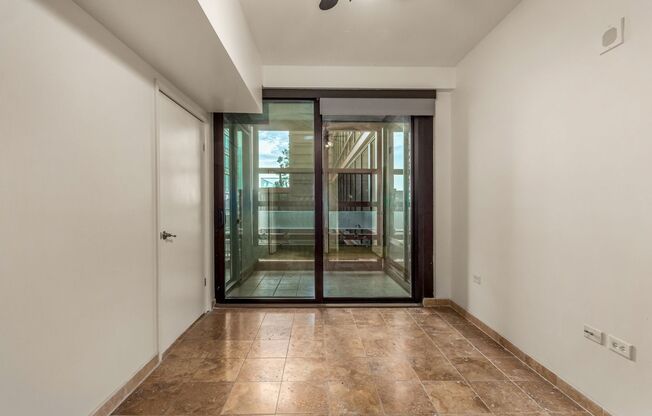 2 beds, 2 baths, $2,100, Unit # 523