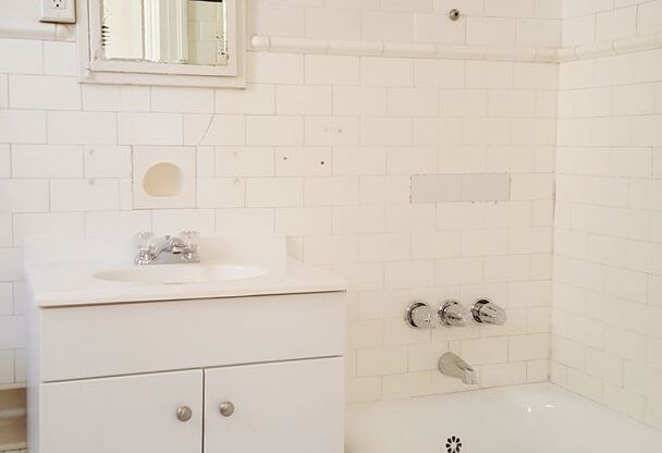 2 beds, 2 baths, 775 sqft, $1,875, Unit 510