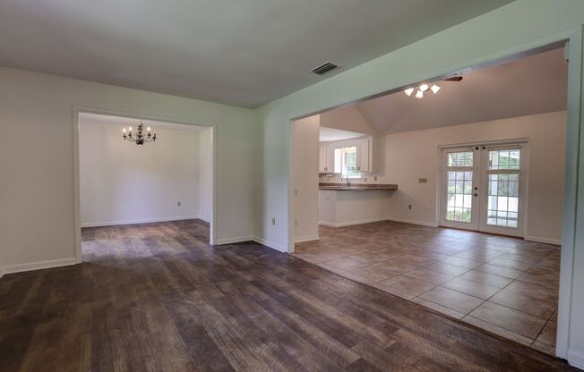 PRICE REDUCTION! Move in special! 3 bedroom, 2 bathroom in Fairhope!