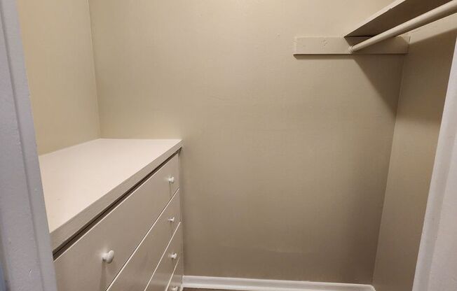 Studio, 1 bath, 550 sqft, $595, Unit Unit 15