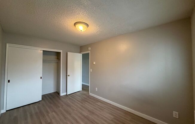 2 beds, 1 bath, 639 sqft, $1,299, Unit 11