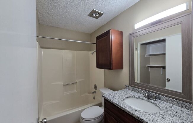 3 beds, 2 baths, $1,495, Unit # 2702