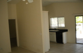 3 beds, 2 baths, $2,050, Unit U1259