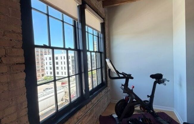 2 beds, 1 bath, 933 sqft, $2,350, Unit 404