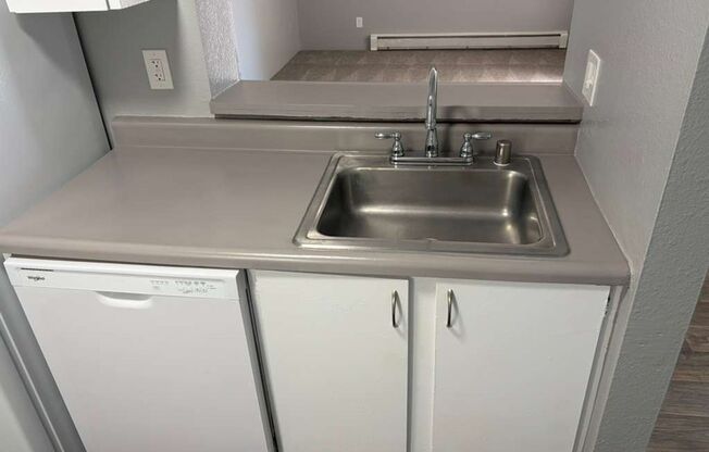 2 beds, 1 bath, 867 sqft, $1,250, Unit 601 F205