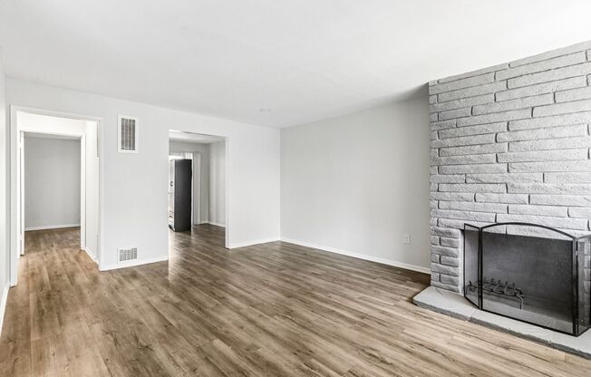 2 beds, 1 bath, 750 sqft, $1,698, Unit 209