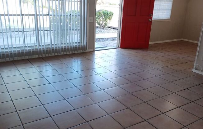 3 beds, 2 baths, 1,320 sqft, $1,320, Unit 79