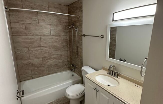 2 beds, 1 bath, $1,295, Unit 103