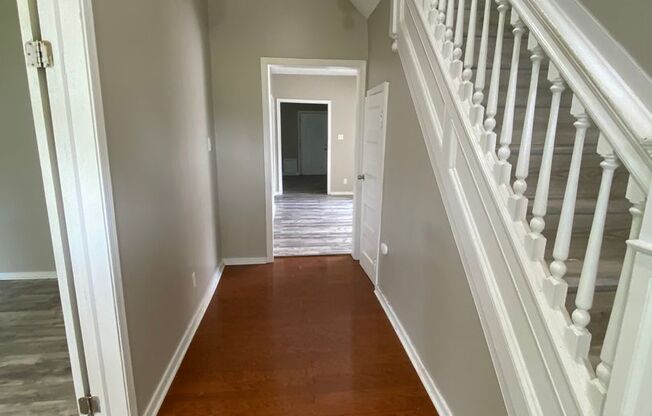 4 bedrooms, 2 bathrooms home available in September!!