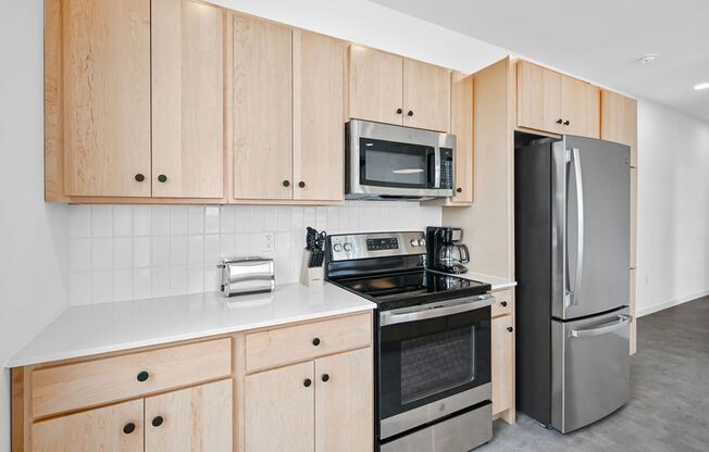 2 beds, 1 bath, 881 sqft, $1,900, Unit 220