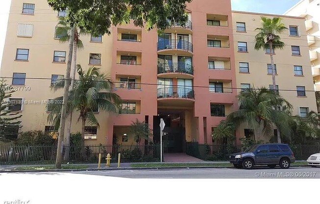546 SW 1st St