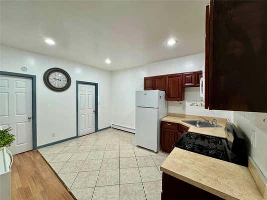 3 beds, 1 bath, 2,032 sqft, $2,899