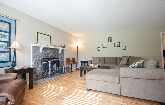 Pet Friendly Four Bedroom on Exit 8!