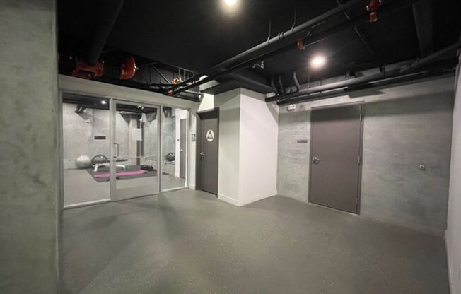 Studio, 1 bath, 574 sqft, $1,950, Unit Unit 307