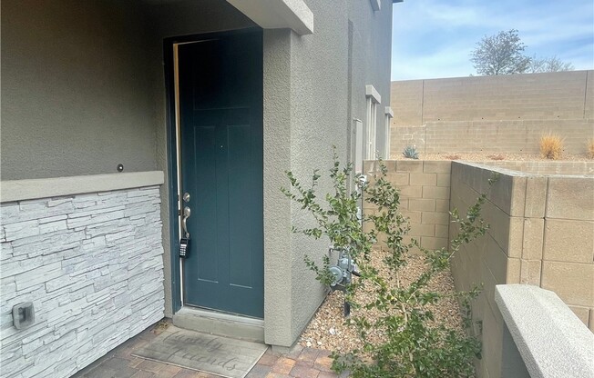 781 ARIEL HTS