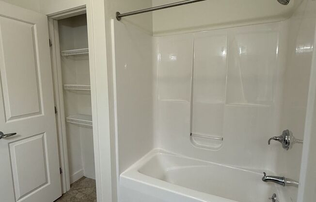 1 bed, 1 bath, 800 sqft, $2,150, Unit #102