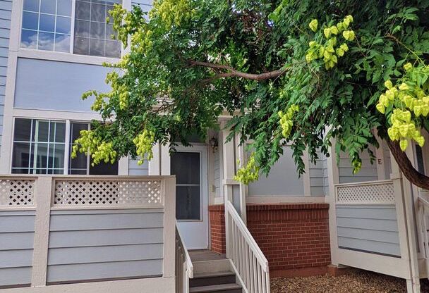 Beautiful Updated 2 Bed 2.5 Bath Townhome. Wood Floor, Private Deck. Close to Buckley SFB