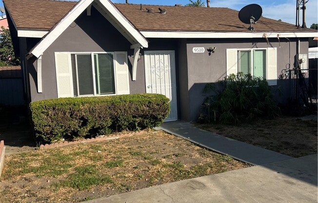 3 beds, 1 bath, 950 sqft, $3,300