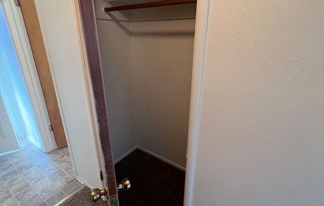 1 bed, 1 bath, $1,195, Unit 6