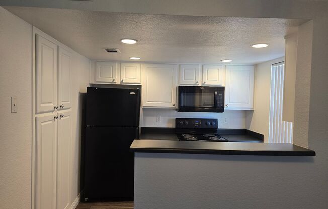 2 beds, 2 baths, 986 sqft, $2,495, Unit 332