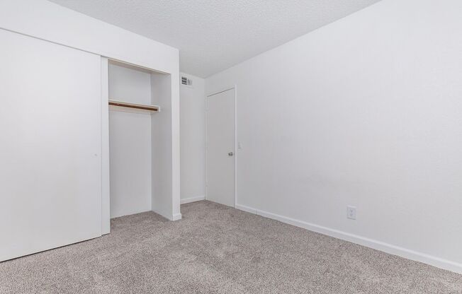 2 beds, 1 bath, 697 sqft, $1,050, Unit 226