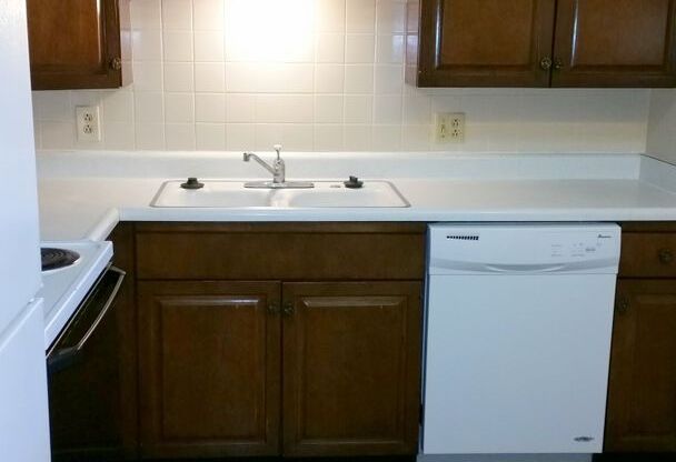 1 bed, 1 bath, 1,177 sqft, $799