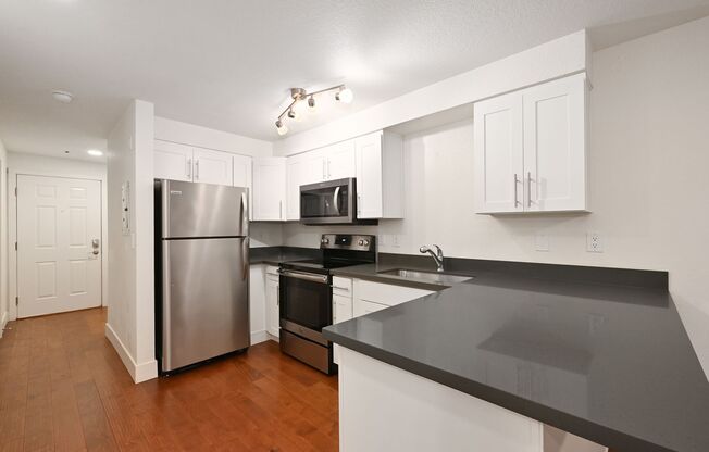 1 bed, 1 bath, 670 sqft, $1,695, Unit 104