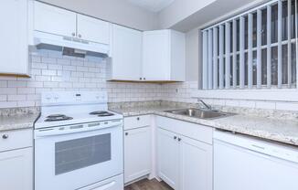2 beds, 1 bath, 818 sqft, $1,149