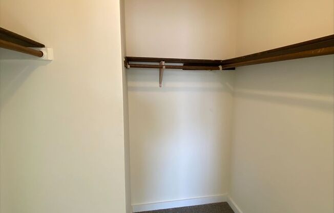 2 beds, 1 bath, 800 sqft, $1,235, Unit 5902-5