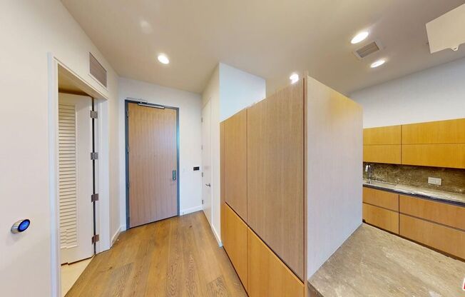 2 beds, 1.8 baths, 1,338 sqft, $5,554, Unit W3306