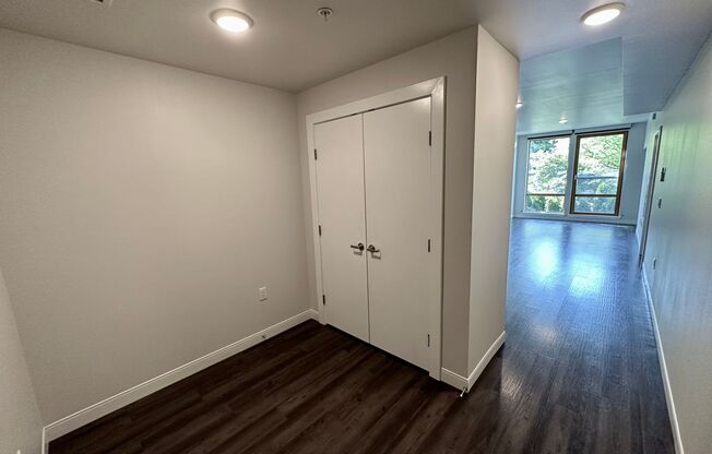 1 bed, 1 bath, 585 sqft, $2,199, Unit Unit 402