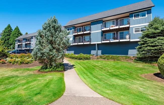 Welcome to Shadow Hills | Portland Apartments