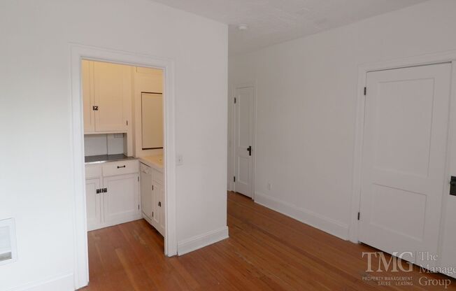 Studio, 1 bath, $995