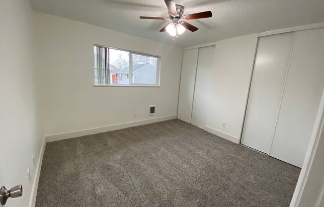 2 beds, 1 bath, 890 sqft, $1,525, Unit 36