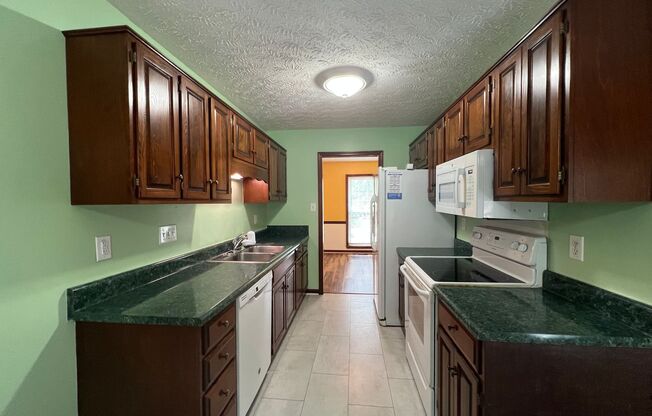 3 beds, 2 baths, $1,450