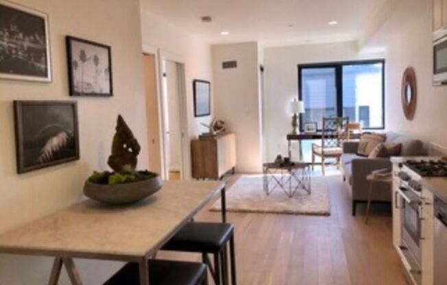 1 bed, 1 bath, $2,995, Unit 406
