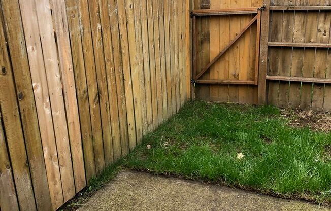 2 beds, 1 bath, 945 sqft, $1,575, Unit 085