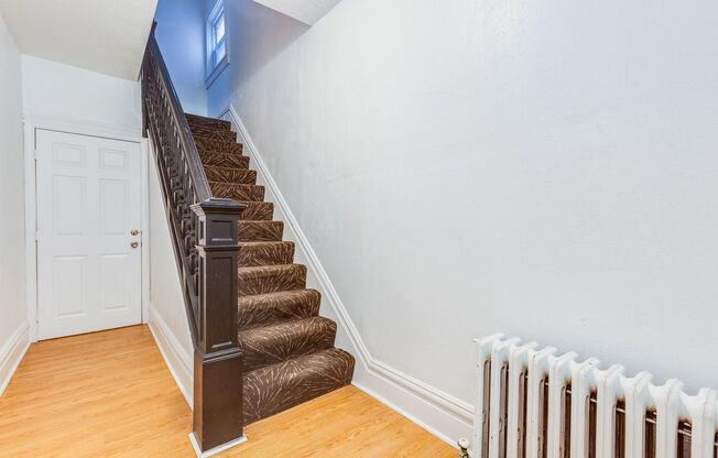 406 Kingsboro Street