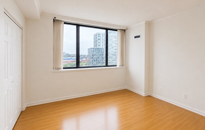 2 beds, 2 baths, 977 sqft, $3,900, Unit 702