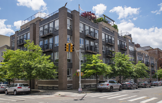 80 MESEROLE ST