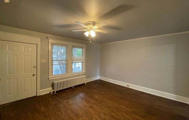 2 Bedroom Single Family Home in Lancaster!