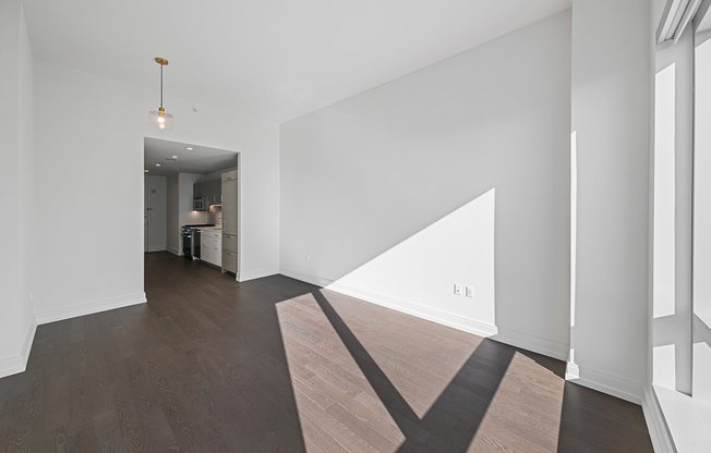 1 bed, 1 bath, $5,450, Unit 28F