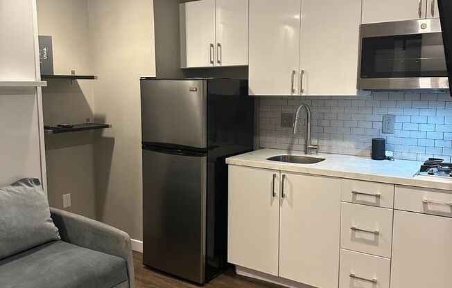 Studio, 1 bath, 188 sqft, $1,650, Unit 434-305