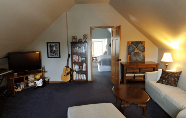 2352 N 65 ST