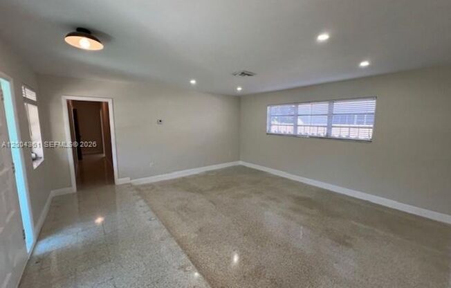 2500 SW 58th Ave MIAMI, FL 33155