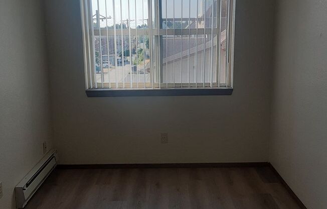 2 beds, 1 bath, 703 sqft, $995, Unit 1121-301