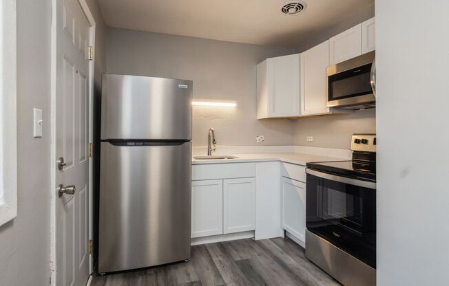 2 beds, 1 bath, $1,695, Unit 440-14