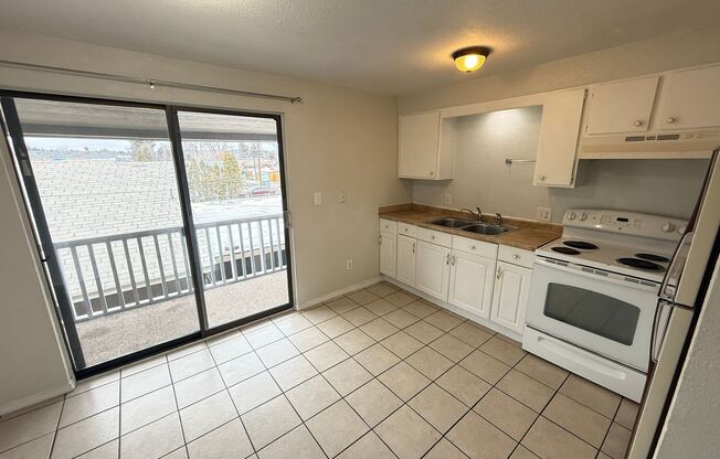 1403-1405 Roosevelt Ave