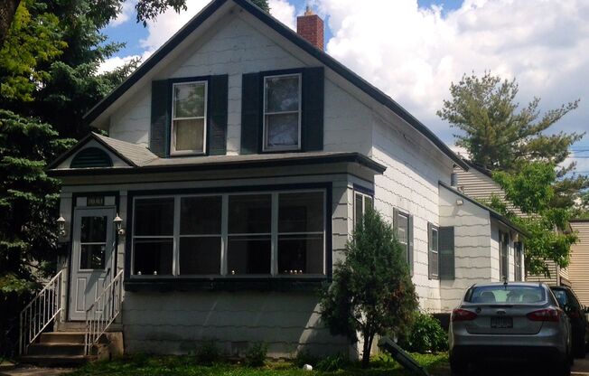 4 bedroom House Close to U of M! Leasing for Fall 2024!