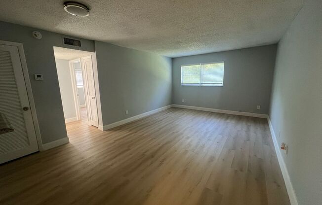 2 beds, 1 bath, 800 sqft, $2,095, Unit 02